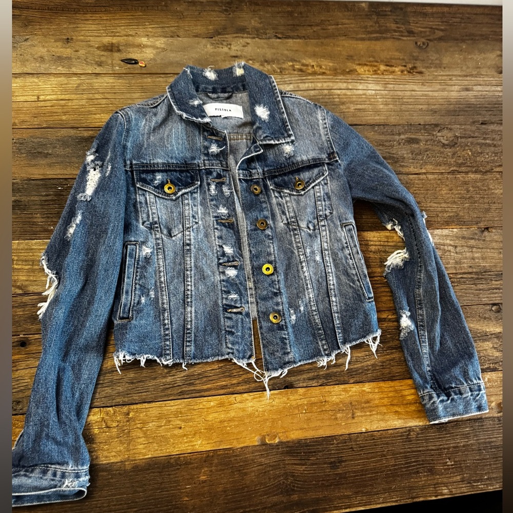 PISTOLA DISTRESSED DENIM JACKET. XS. SO COOL 💙